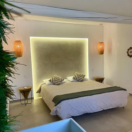 Villa Design Avec Piscine , Jacuzzi , Clim Et Piano *