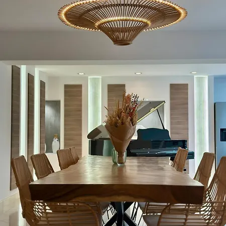 Design Avec Piscine , Jacuzzi , Clim Et Piano *