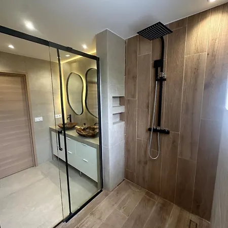 Design Avec Piscine , Jacuzzi , Clim Et Piano