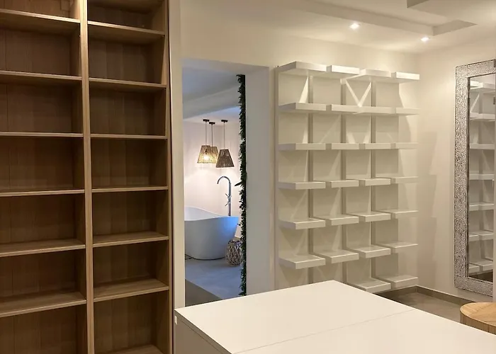 Design Avec Piscine , Jacuzzi , Clim Et Piano Villa Saturargues