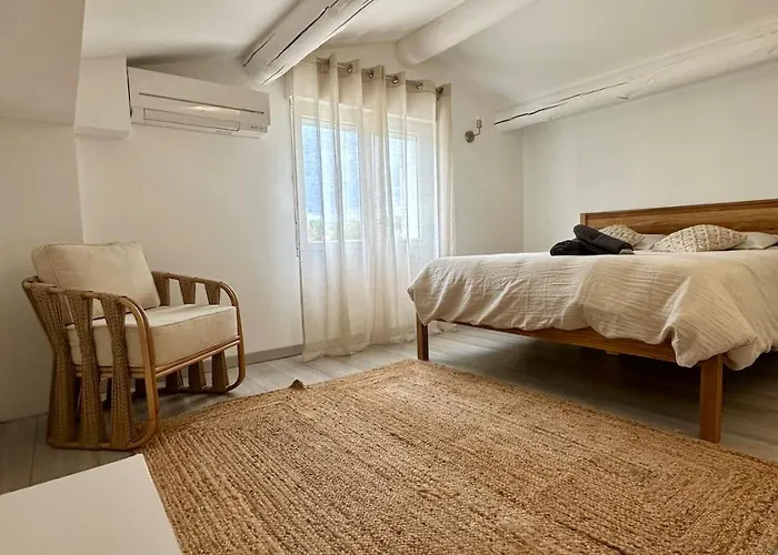 Villa Design Avec Piscine , Jacuzzi , Clim Et Piano Saturargues