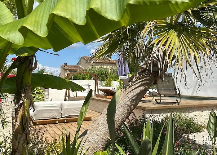 Design Avec Piscine , Jacuzzi , Clim Et Piano Villa Saturargues