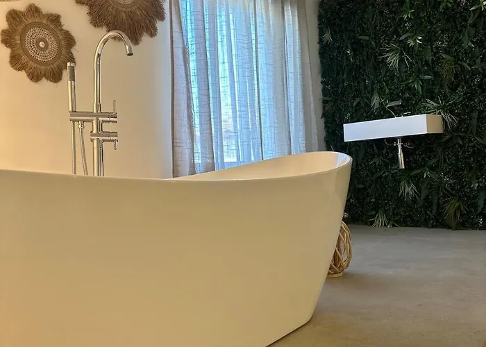 Design Avec Piscine , Jacuzzi , Clim Et Piano Villa