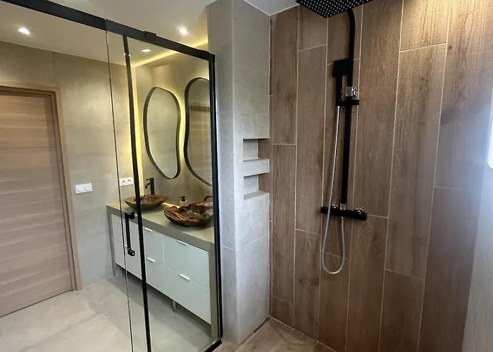 Design Avec Piscine , Jacuzzi , Clim Et Piano